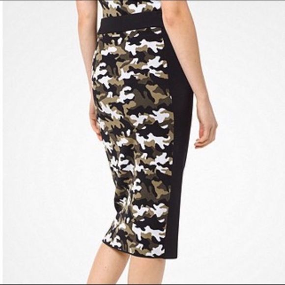NWT Michael Kors Camo Skirt- Size Small - Picture 2 of 3